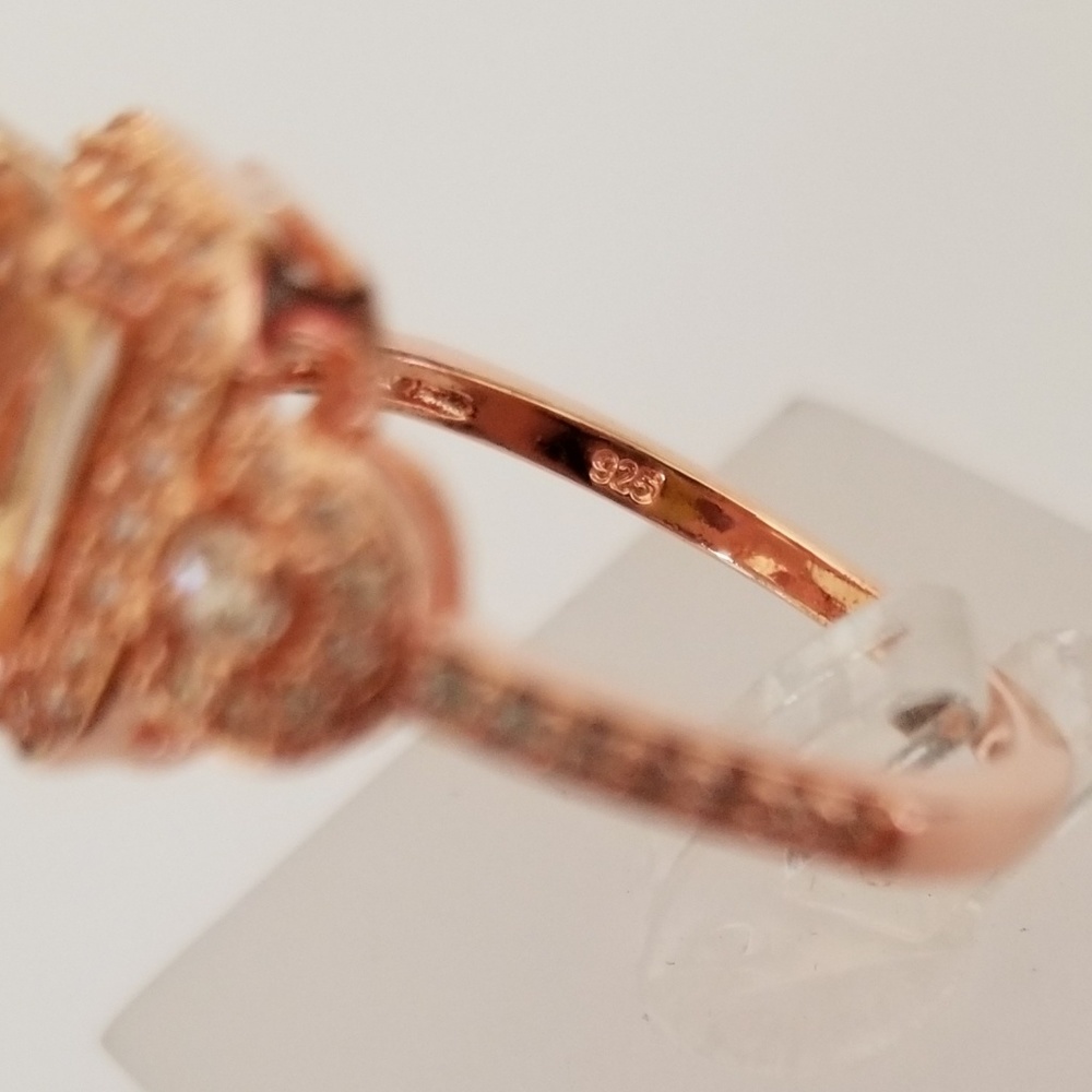 *only size 8!*Emerald Cut Simulated Morganite Ring - Picture 5 of 7